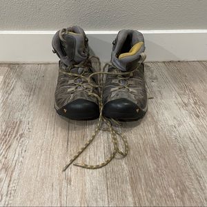 Keen waterproof hiking boots 🥾